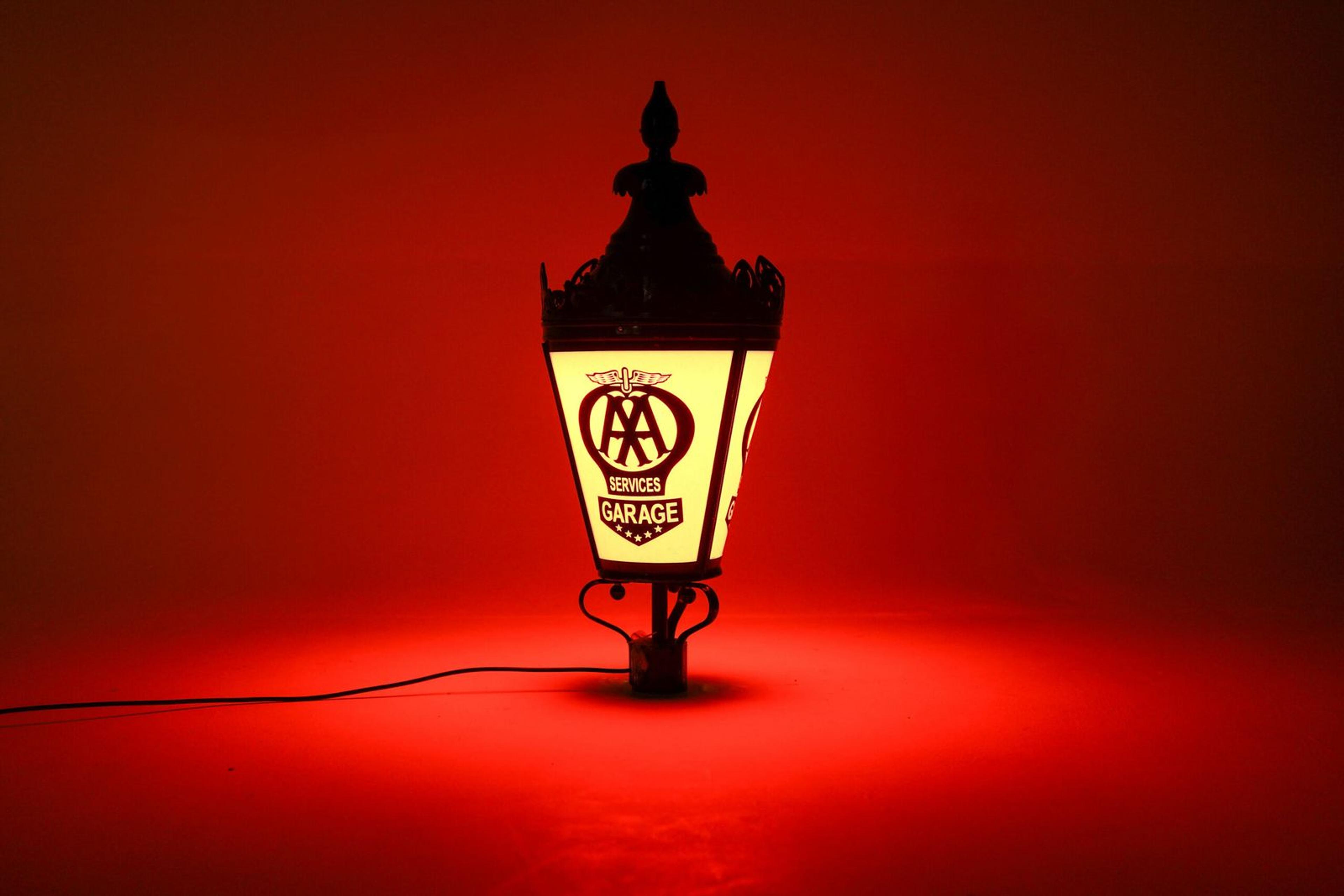 AA Services Lamp Round - Illuminated alternate view