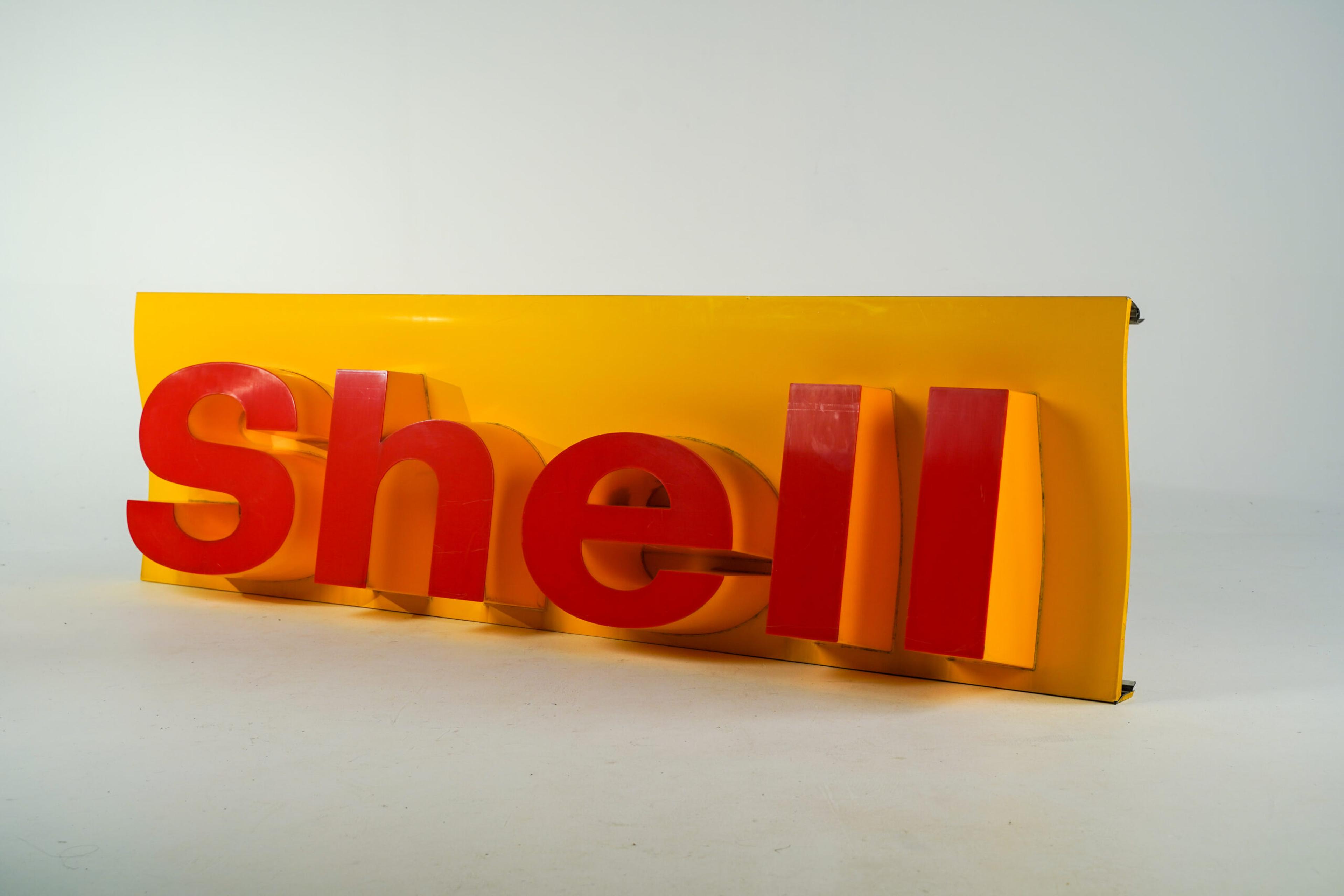 Shell Sign - Angle view left