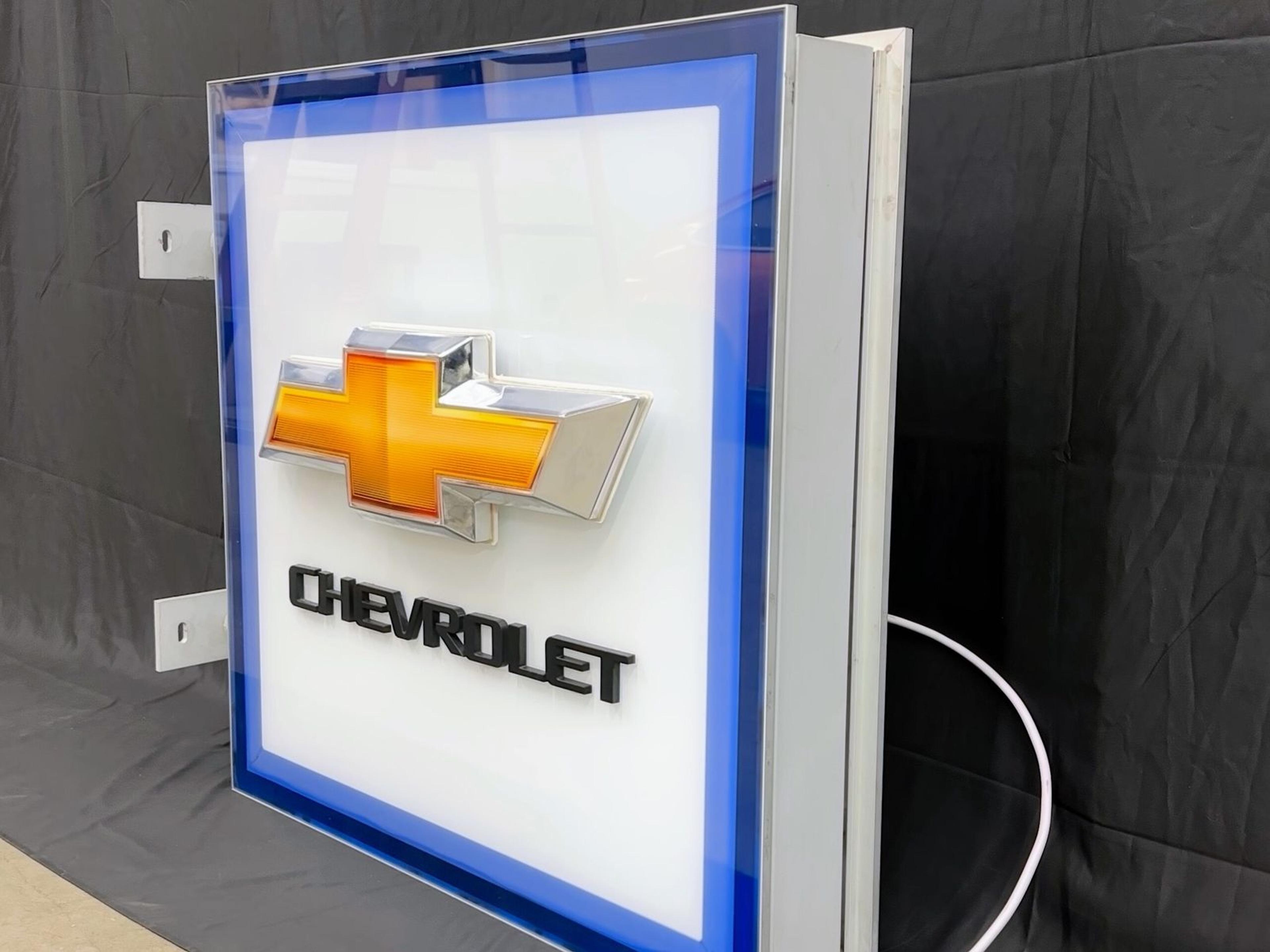 Chevrolet Wall Sign - Side view
