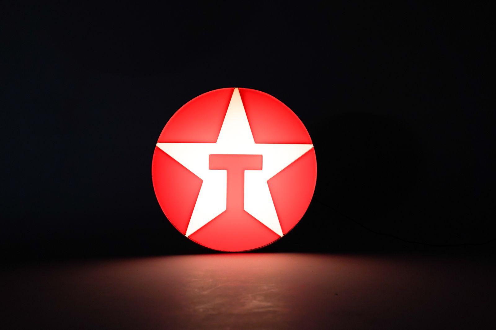 Texaco Round Sign - Front view