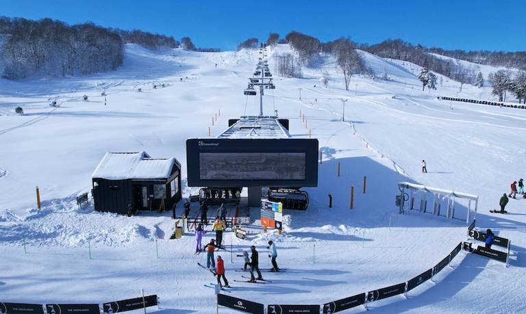 The Highlands' Camelot 6 Ski lift