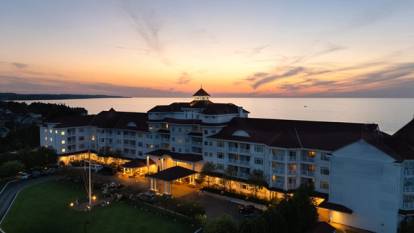 1999: Opening of the Inn at Bay Harbor