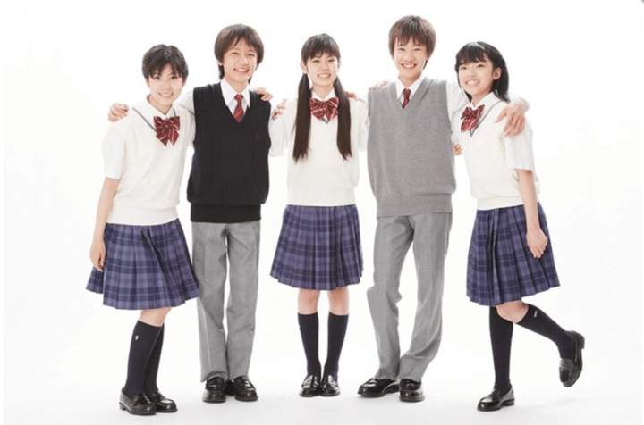 日本中学校服