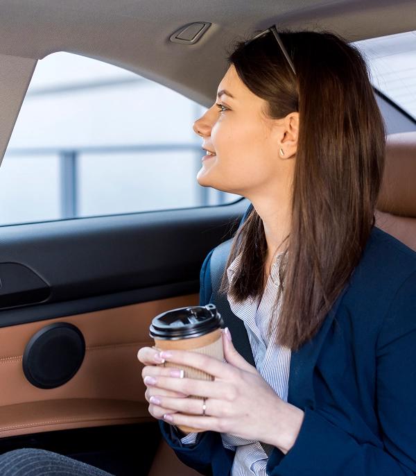 Choosing The Right Vehicle For A Corporate Airport Taxi Transfer