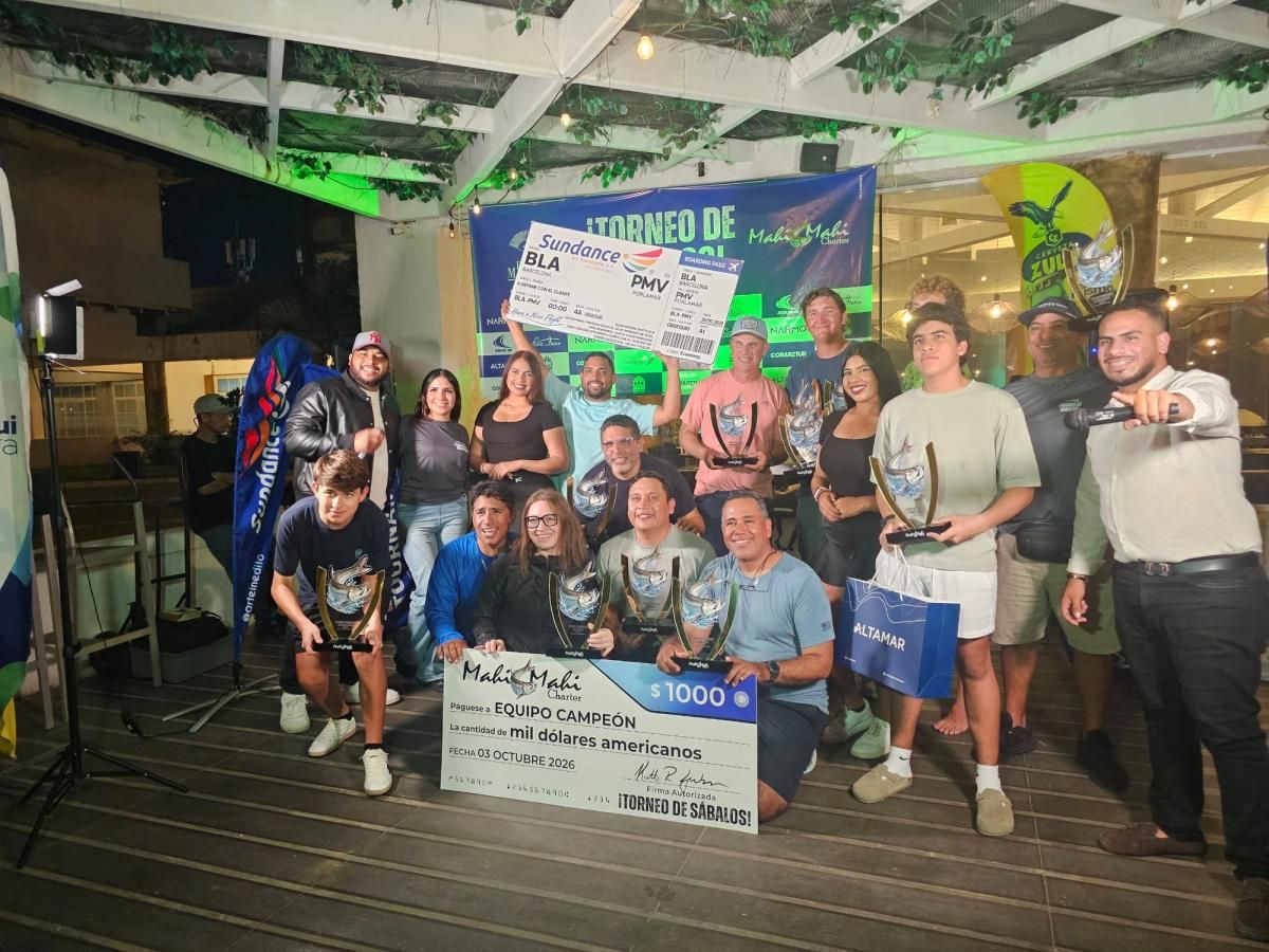 The tournament winners won big prizes.