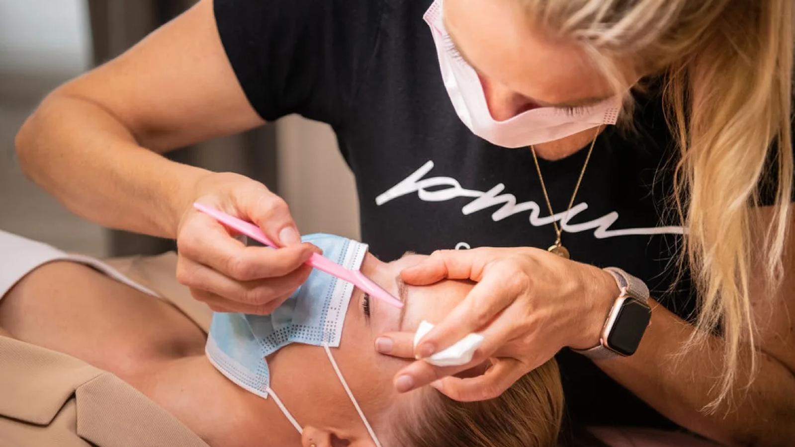 Soft removal behandeling bij PMU Clinic in Eeklo
