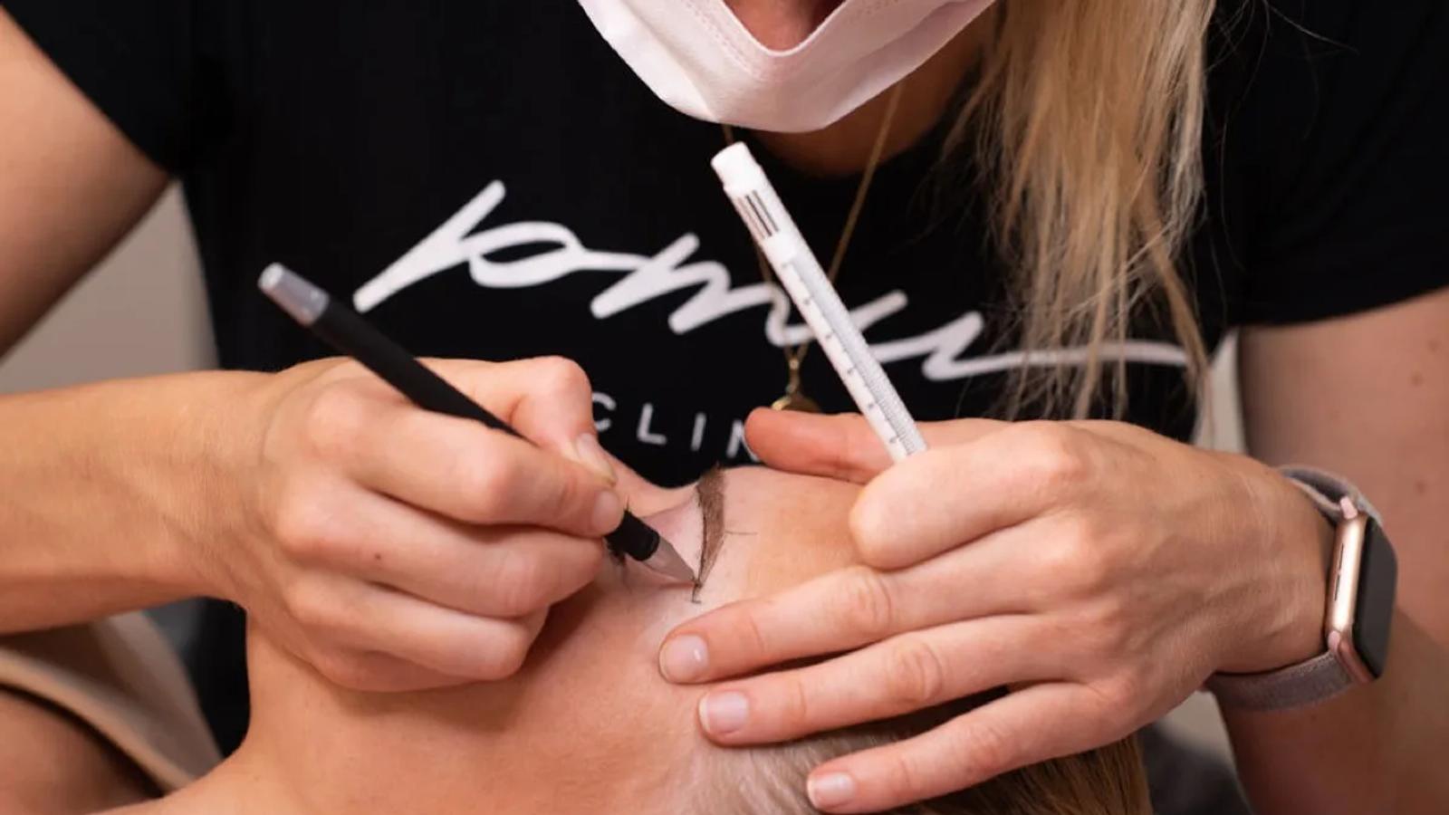 Powder brows behandeling bij PMU Clinic in Eeklo