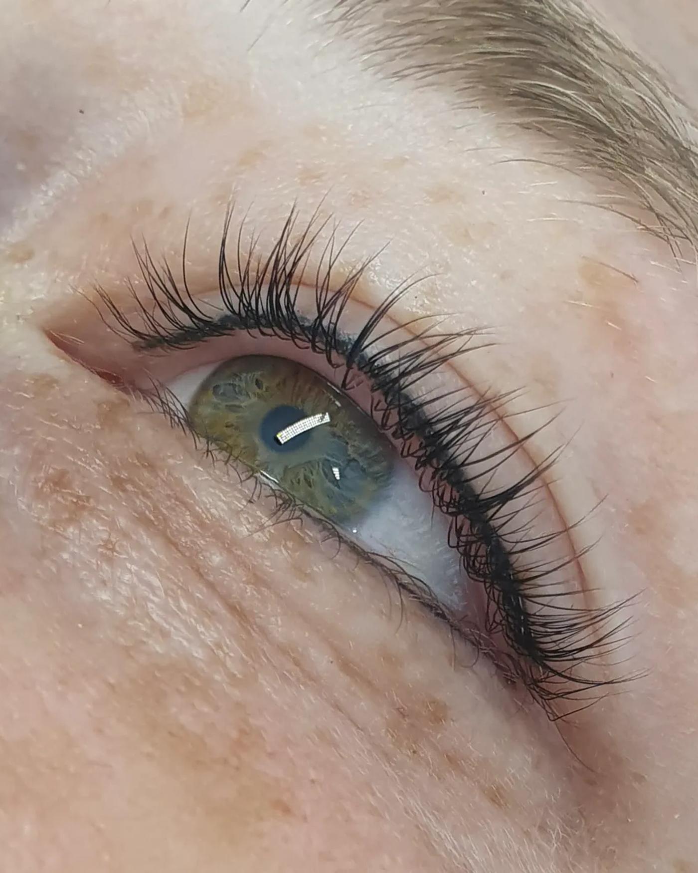Shaded eyeliner permanente make-up
