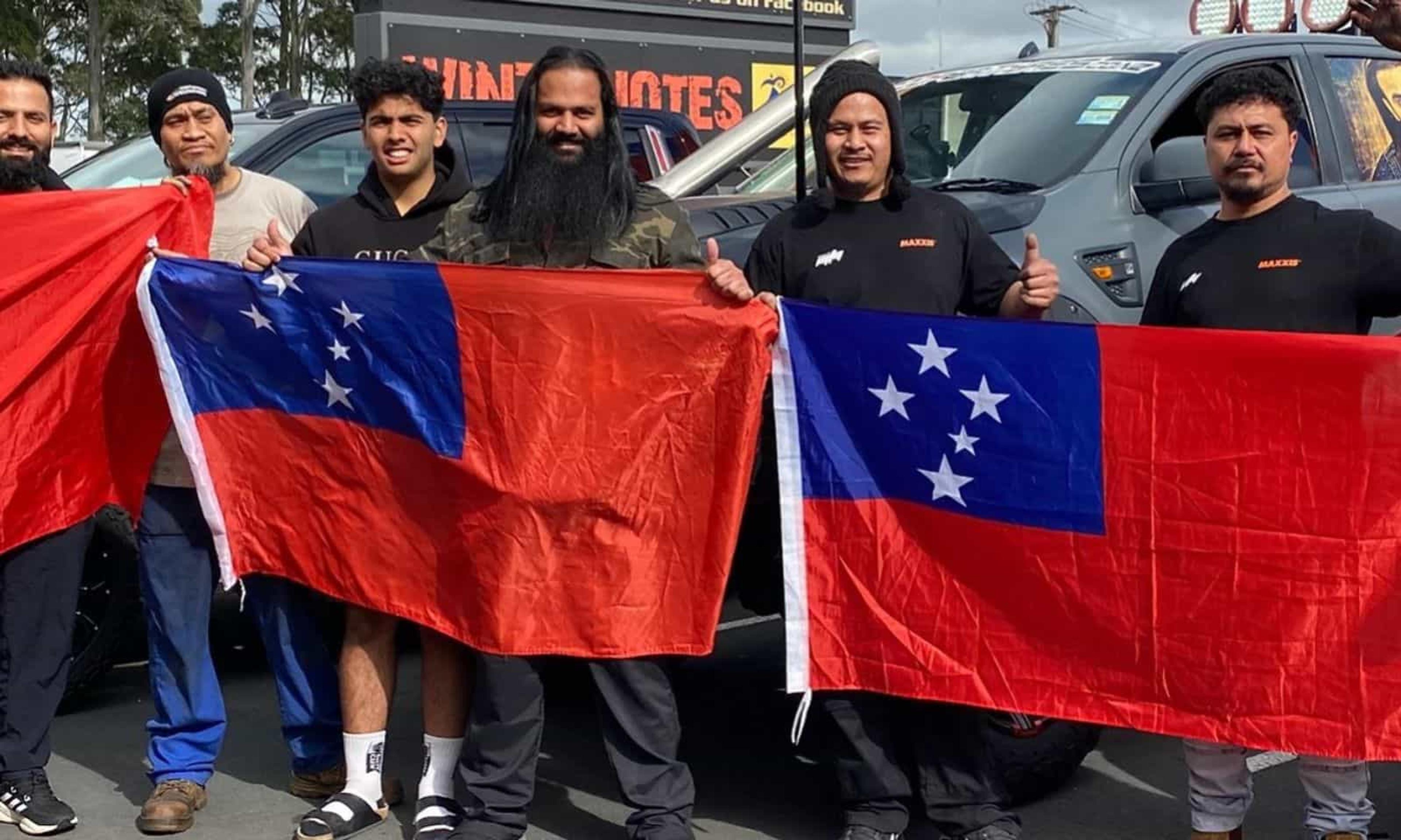 Fetu Manutai (third from right) with other members of the Positive Performance Car Crew showing support for Toa Samoa. 