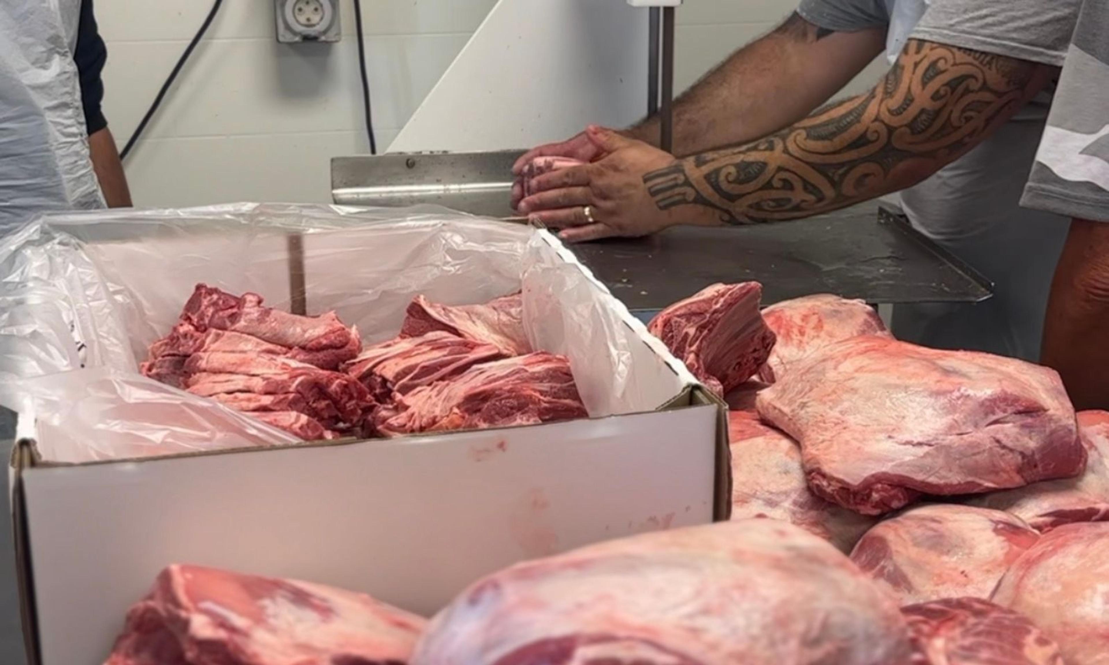 Due to the influx of people at the Māori King's tangi the local community in Ngāruawāhia pitched in with food and volunteers.