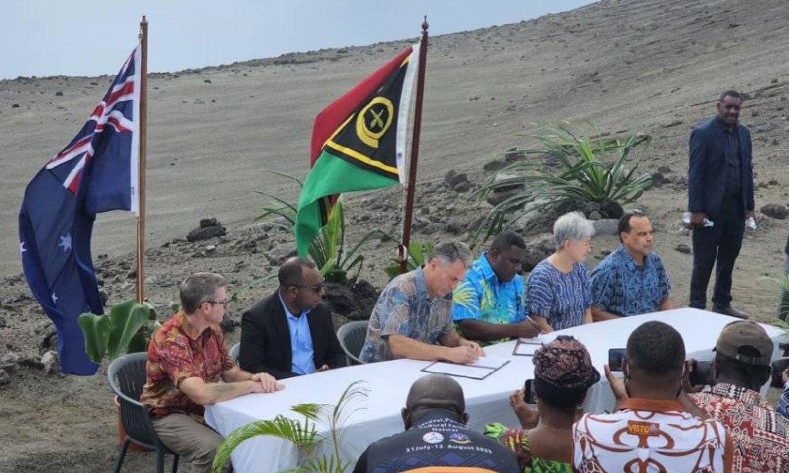 Vanuatu and Australia agree to $500 million security, economic pact