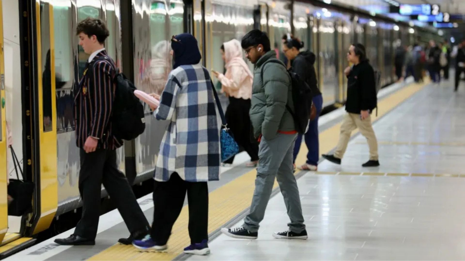 South Auckland commuters face first real test of Rail Link