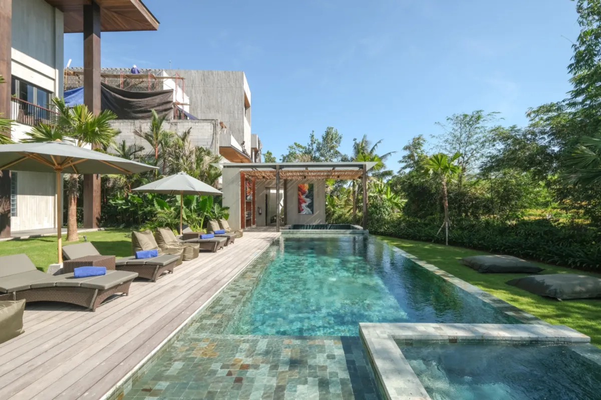 9-Bedroom Luxury Retreat Villa — Private Estate with Cinema & Gym