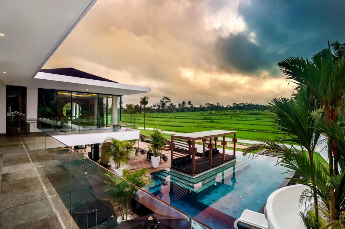 Extraordinary 6-Bedroom Luxury Villa — Private Estate