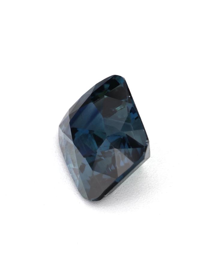 Nangi fine jewelry - green gemstone in gold