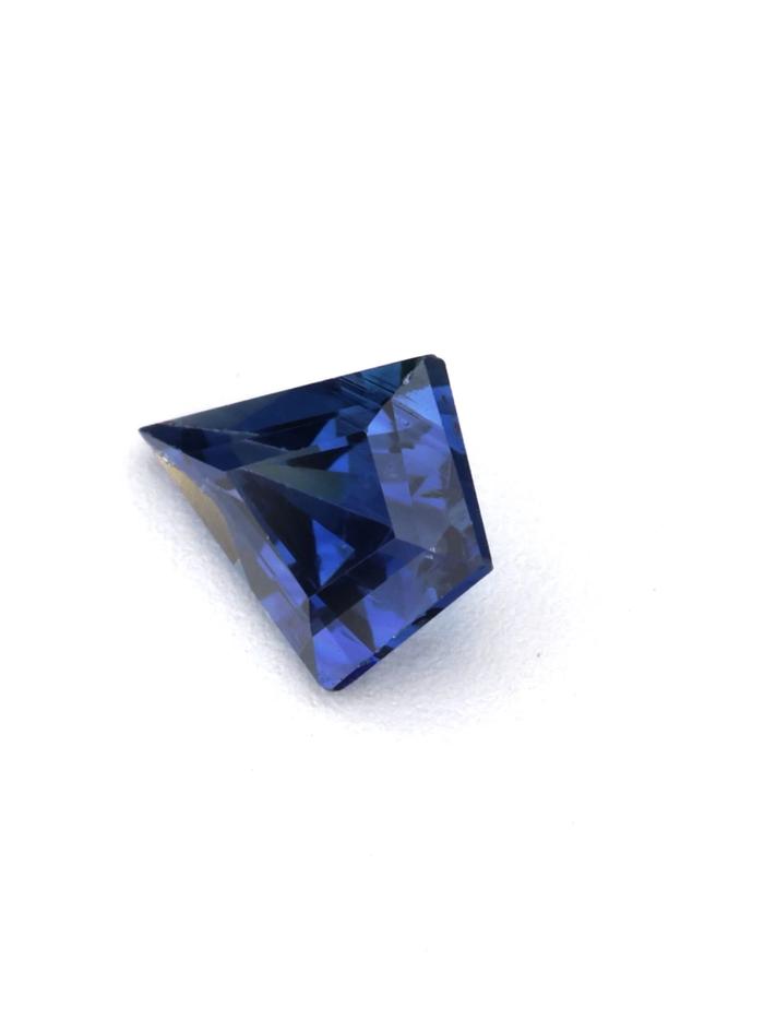 Nangi fine jewelry - blue gemstone in gold