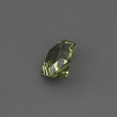 Nangi fine jewelry - green gemstone in gold