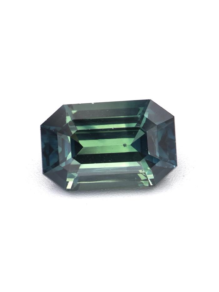 Nangi fine jewelry - green sapphire gemstone in gold