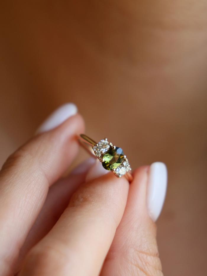 Nangi fine jewelry - green ring in gold