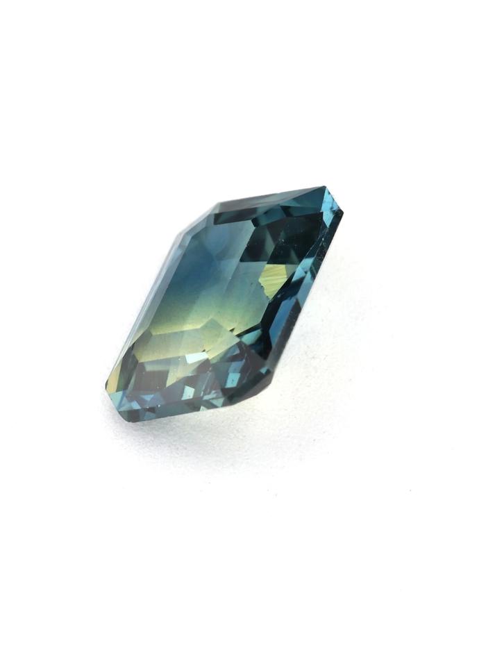 Nangi fine jewelry - teal / Peacock sapphire gemstone in gold