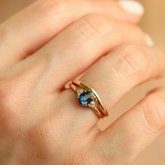 Nangi fine jewelry - blue ring in yellow gold