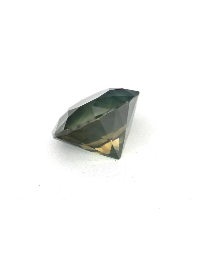 Nangi fine jewelry - green sapphire gemstone in gold