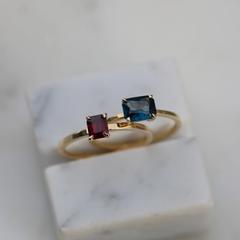 Nangi fine jewelry - teal ring in yellow gold