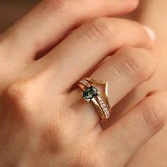 Nangi fine jewelry - green ring in yellow gold