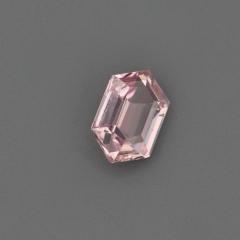 Nangi fine jewelry - pink gemstone in gold