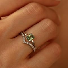 Nangi fine jewelry - green sapphire ring in white gold