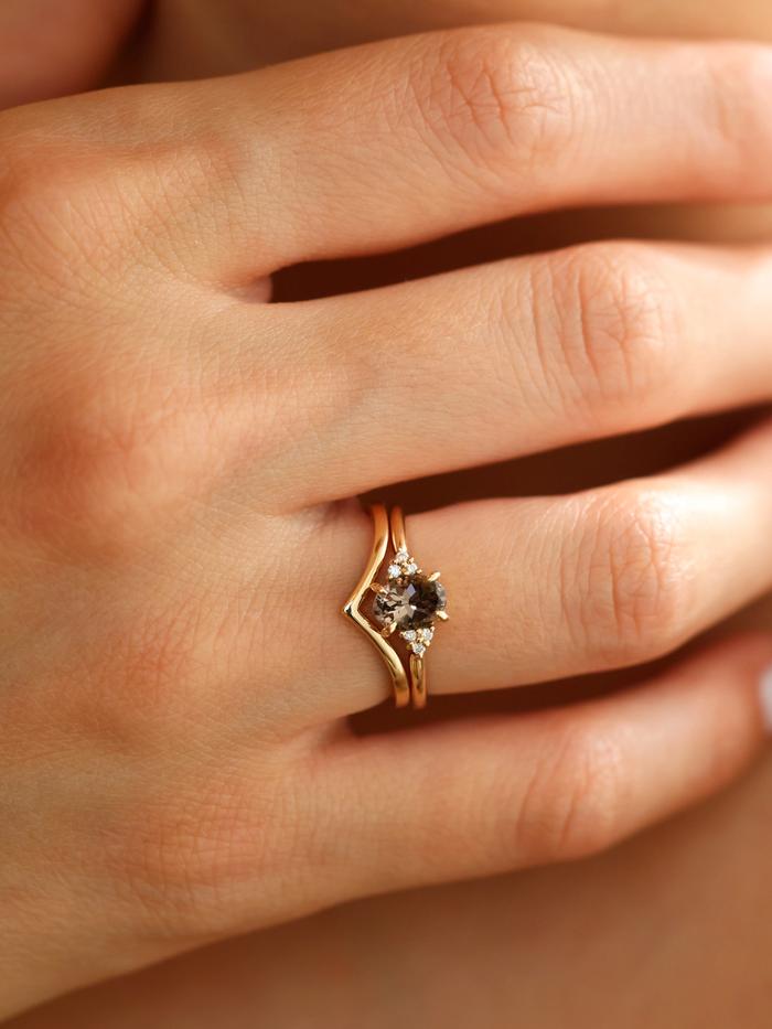 Nangi fine jewelry - brown ring in yellow gold