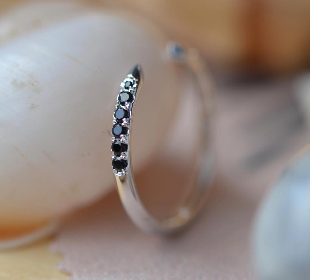 Nangi fine jewelry - sapphire ring in white gold
