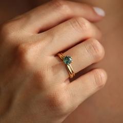 Nangi fine jewelry - green ring in yellow gold