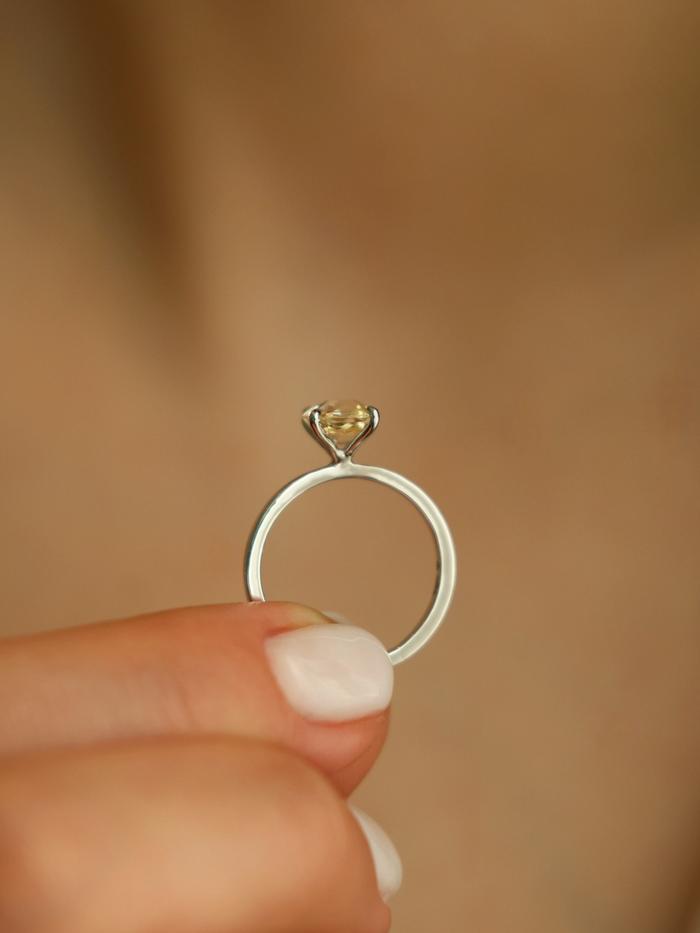 Nangi fine jewelry - yellow ring in white gold
