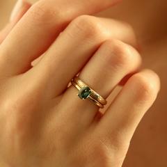 Nangi fine jewelry - green sapphire ring in yellow gold