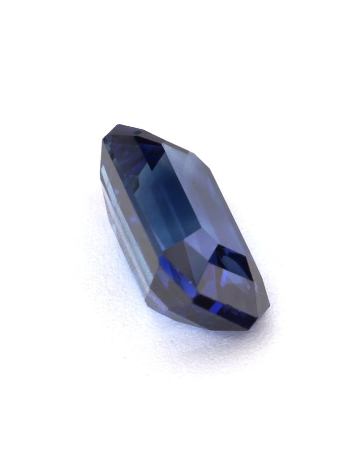 Nangi fine jewelry - blue gemstone in gold