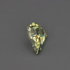 Nangi fine jewelry - green gemstone in gold