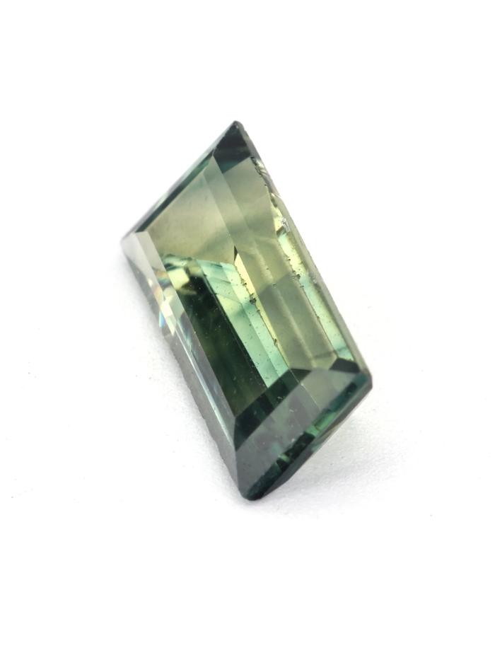Nangi fine jewelry - green sapphire gemstone in gold