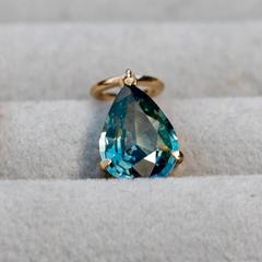 Nangi fine jewelry - blue earring in yellow gold