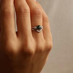 Nangi fine jewelry - teal sapphire ring in white gold