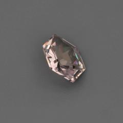 Nangi fine jewelry - pink gemstone in gold