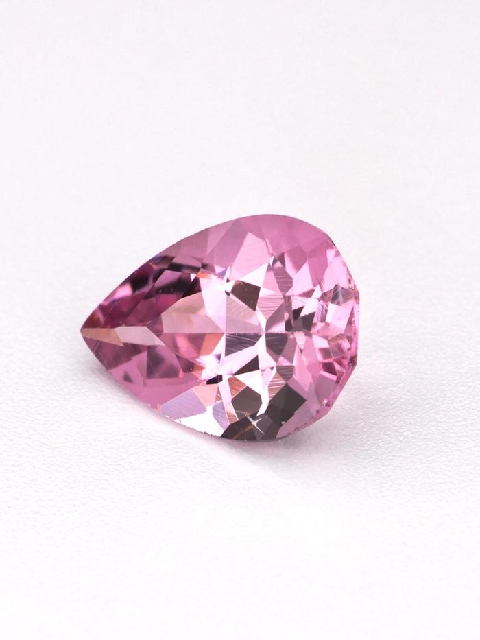 Nangi fine jewelry - pink gemstone in gold