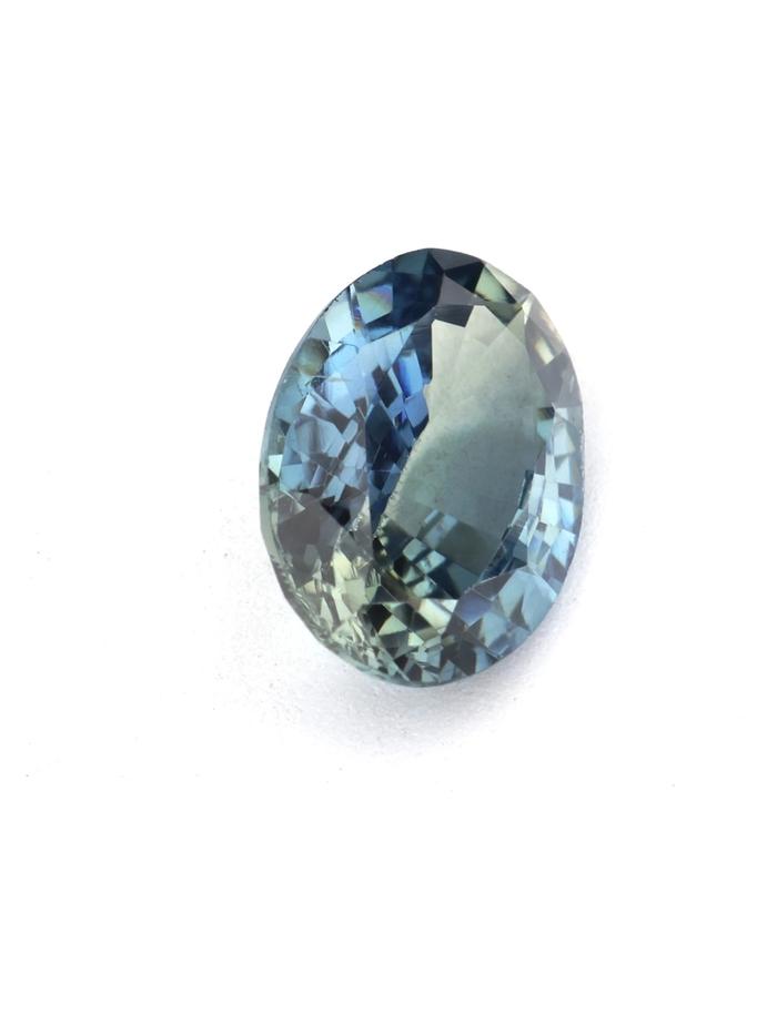 Nangi fine jewelry - blue sapphire gemstone in gold
