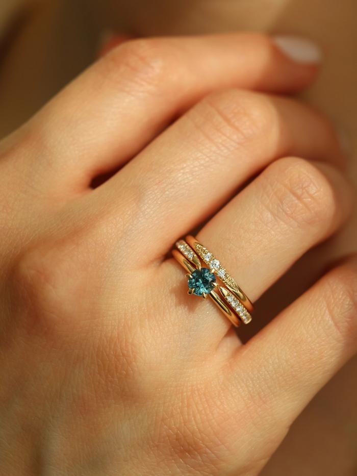 Nangi fine jewelry - blue ring in yellow gold