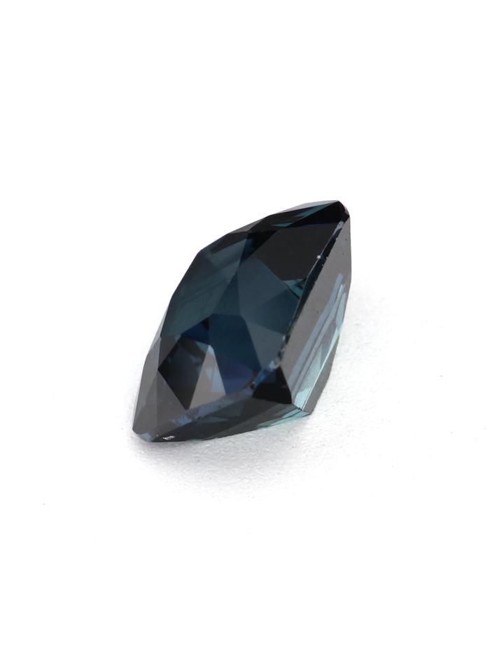 Nangi fine jewelry - green gemstone in gold