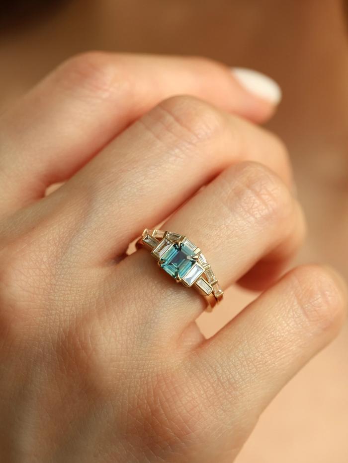 Nangi fine jewelry - teal / Peacock ring in yellow gold
