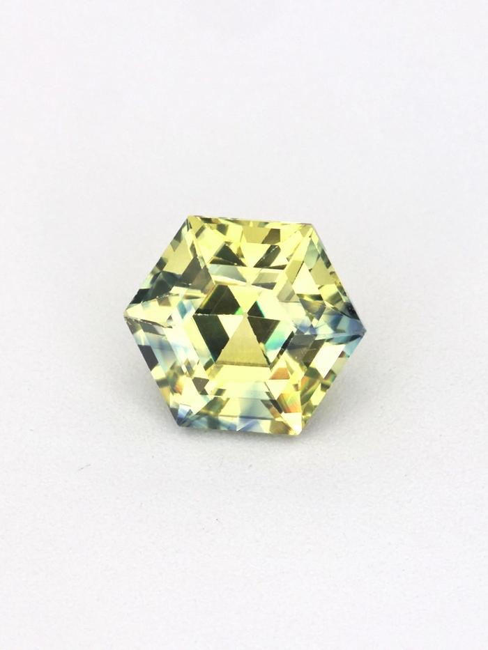 Nangi fine jewelry - yellow gemstone in gold