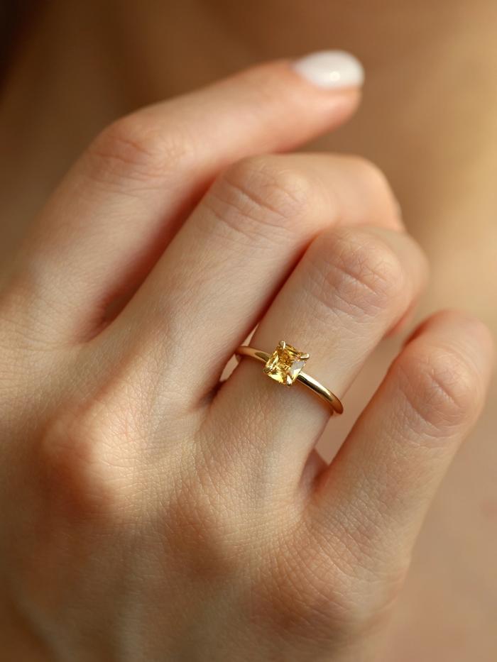 Nangi fine jewelry - yellow ring in gold