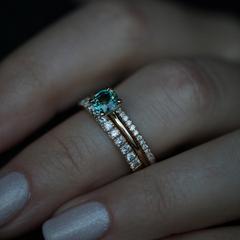 Nangi fine jewelry - green sapphire ring in yellow gold