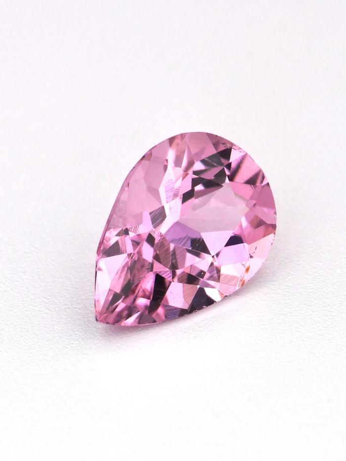 Nangi fine jewelry - pink gemstone in gold